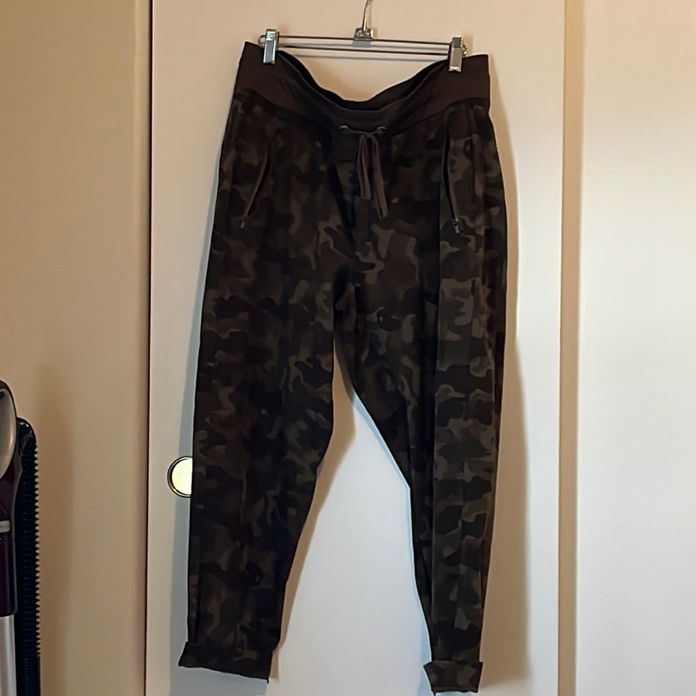 Size 14 camo joggers